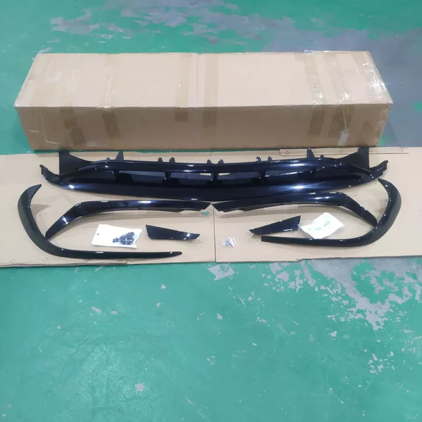 MERC W117 CLA-CLASS FRONT INSERT CANARDS - Image 3